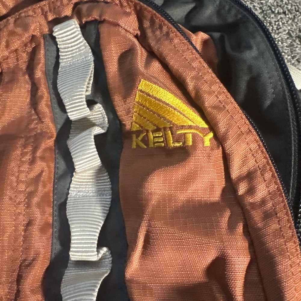 Kelty Redwing 2650 Internal Frame Backpack Hiking Trail Bag 44L - Picture 2 of 3